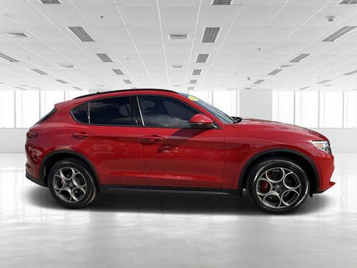 2023 Alfa Romeo Stelvio Sprint AWD