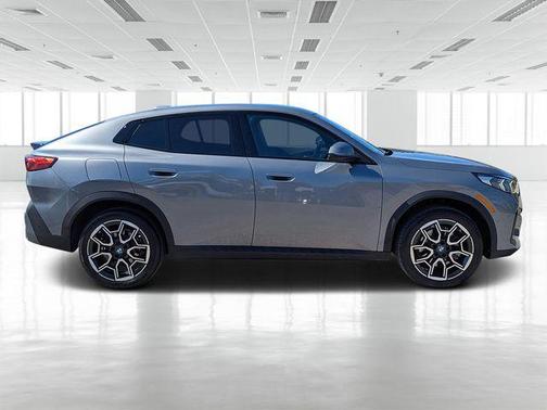 2025 BMW X2 xDrive28i