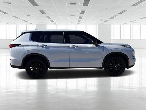 2023 Mitsubishi Outlander SE Black Edition S-AWC