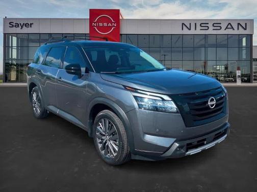 2024 Nissan Pathfinder SL