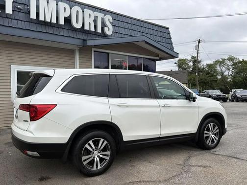 White 2018 Honda Pilot EX-L