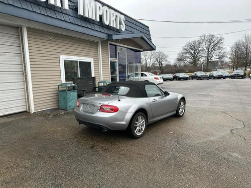 2015 Mazda MX-5 Miata Sport