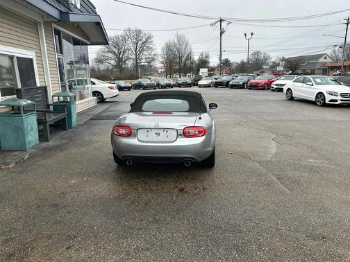 2015 Mazda MX-5 Miata Sport