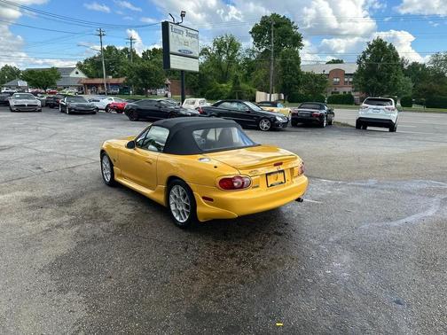 Yellow 2002 Mazda MX-5 Miata 2dr Conv Cloth Auto