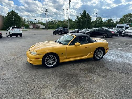 Yellow 2002 Mazda MX-5 Miata 2dr Conv Cloth Auto