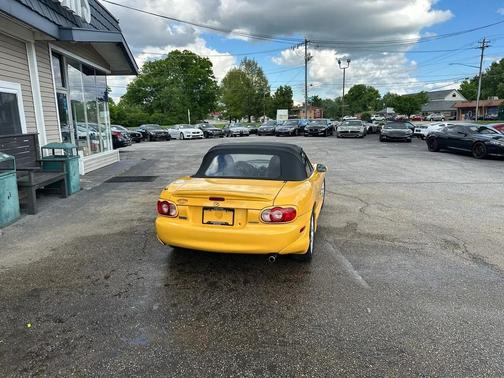 Yellow 2002 Mazda MX-5 Miata 2dr Conv Cloth Auto