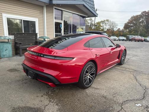 2022 Porsche Taycan Turbo AWD