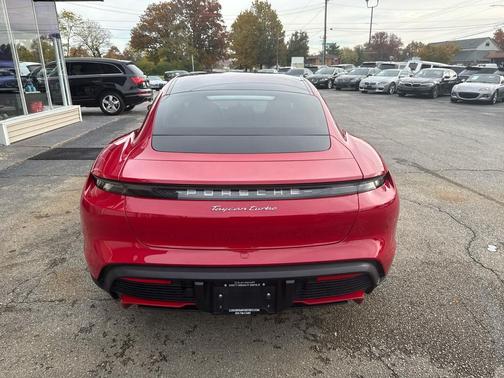2022 Porsche Taycan Turbo AWD