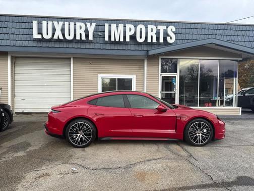 2022 Porsche Taycan Turbo AWD