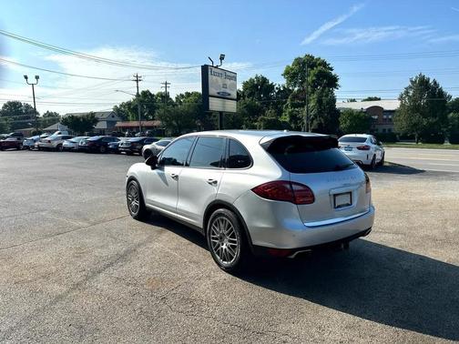 2012 Porsche Cayenne AWD 4dr