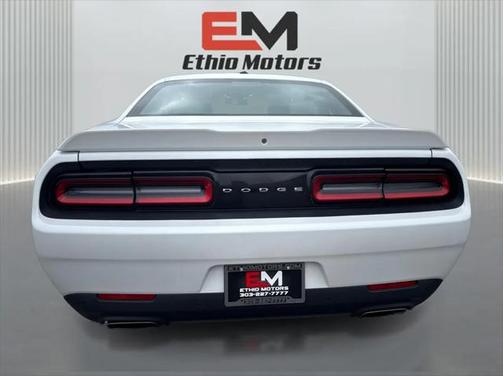 2015 Dodge Challenger SXT Plus