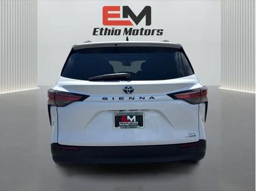 2022 Toyota Sienna XLE 7 Passenger