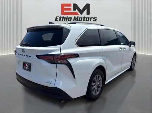 2022 Toyota Sienna XLE 7 Passenger