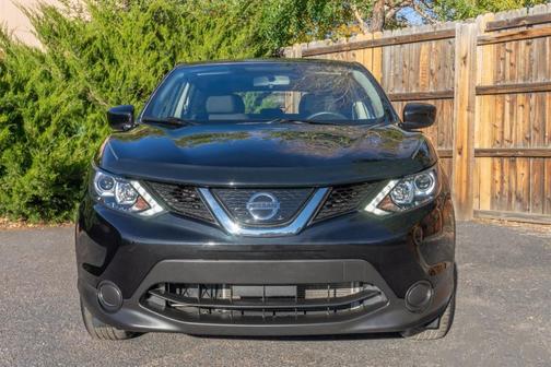 Photo 3 of 24 of 2019 Nissan Rogue Sport S