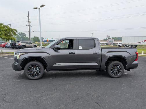 2025 Toyota Tundra Hybrid Platinum