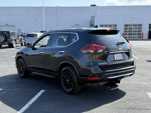 2018 Nissan Rogue SV