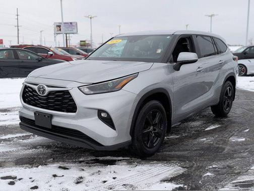 2024 Toyota Highlander LE