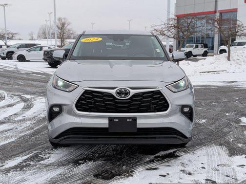 2024 Toyota Highlander LE