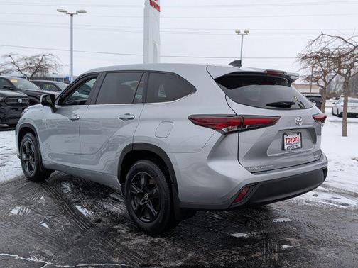 2024 Toyota Highlander LE