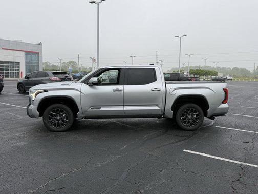 2025 Toyota Tundra Hybrid Platinum