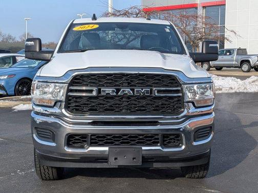 2024 RAM 2500 Tradesman Crew Cab 4x4 6'4' Box