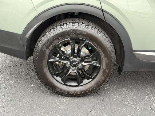 Jungle Green/Ebony Black Roof 2023 Kia Sportage S