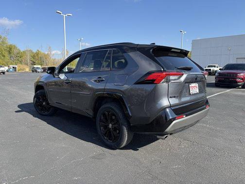 2024 Toyota RAV4 Hybrid SE