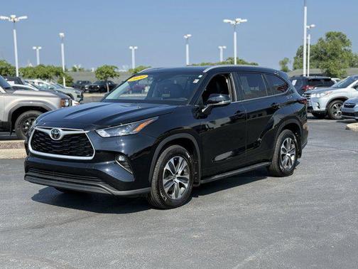 2024 Toyota Highlander XLE
