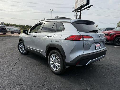 2025 Toyota Corolla Cross LE