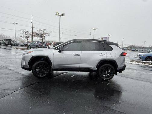 2024 Toyota RAV4 Hybrid SE