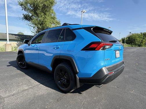 2021 Toyota RAV4 LE