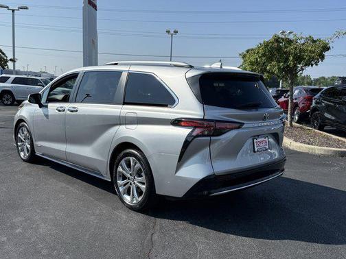 2021 Toyota Sienna Platinum 7 Passenger