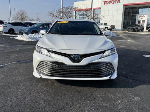 2020 Toyota Camry Hybrid XLE