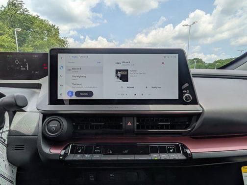 2025 Toyota Prius L