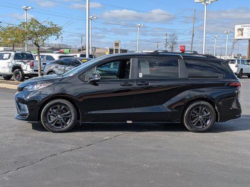 2025 Toyota Sienna XSE 7 Passenger