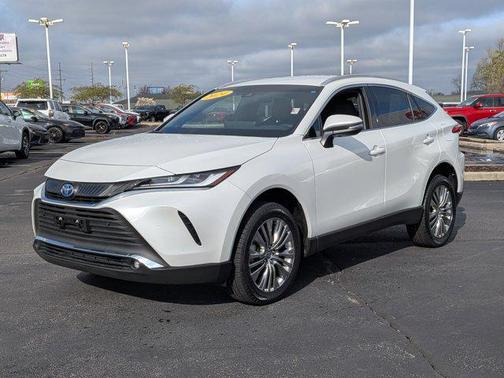 Wind Chill Pearl 2024 Toyota Venza XLE