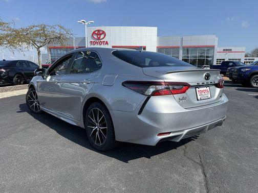 2023 Toyota Camry SE