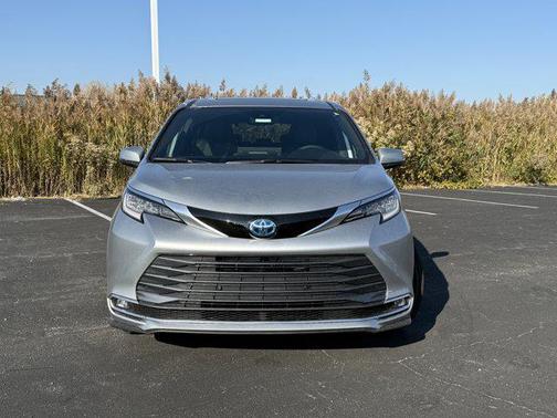 2025 Toyota Sienna Limited