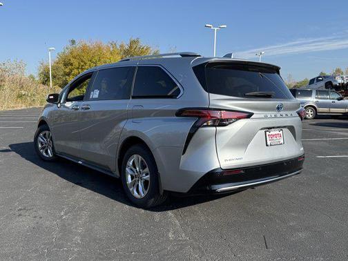 2025 Toyota Sienna Limited