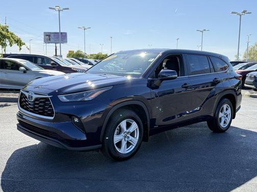 2024 Toyota Highlander Hybrid LE