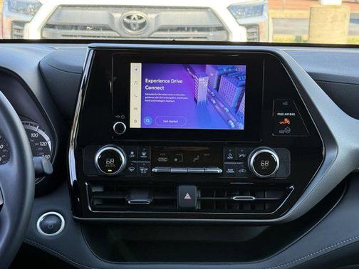 2024 Toyota Highlander Hybrid LE