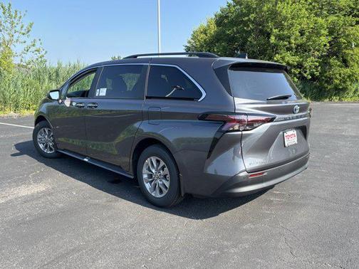 2025 Toyota Sienna XLE 7 Passenger