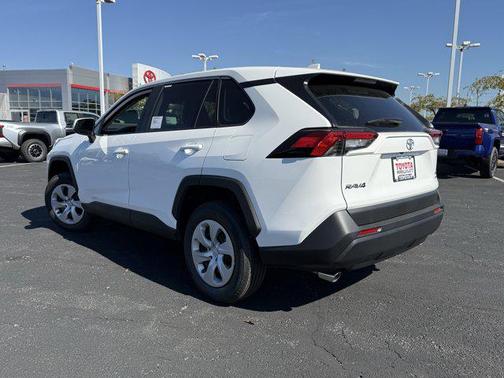 2025 Toyota RAV4 LE