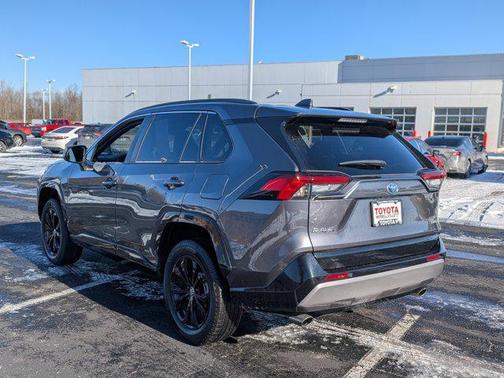 2023 Toyota RAV4 Hybrid SE
