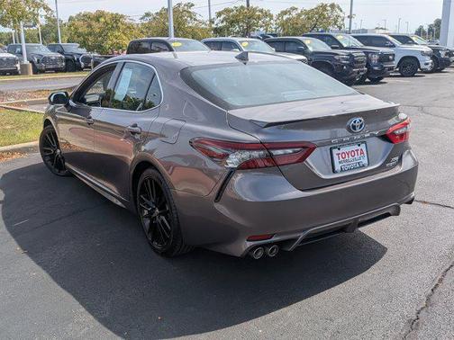 2024 Toyota Camry Hybrid SE
