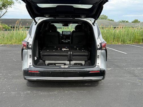 2025 Toyota Sienna Limited 7-Passenger