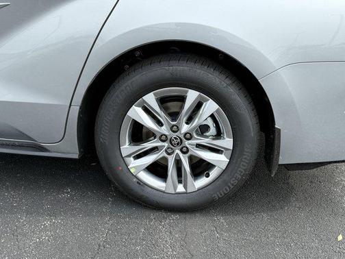 2025 Toyota Sienna Limited 7-Passenger