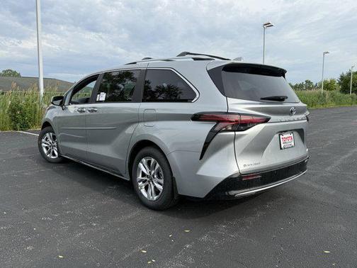 2025 Toyota Sienna Limited 7-Passenger