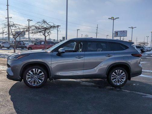 2025 Toyota Highlander Platinum