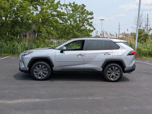 2022 Toyota RAV4 Hybrid XLE Premium